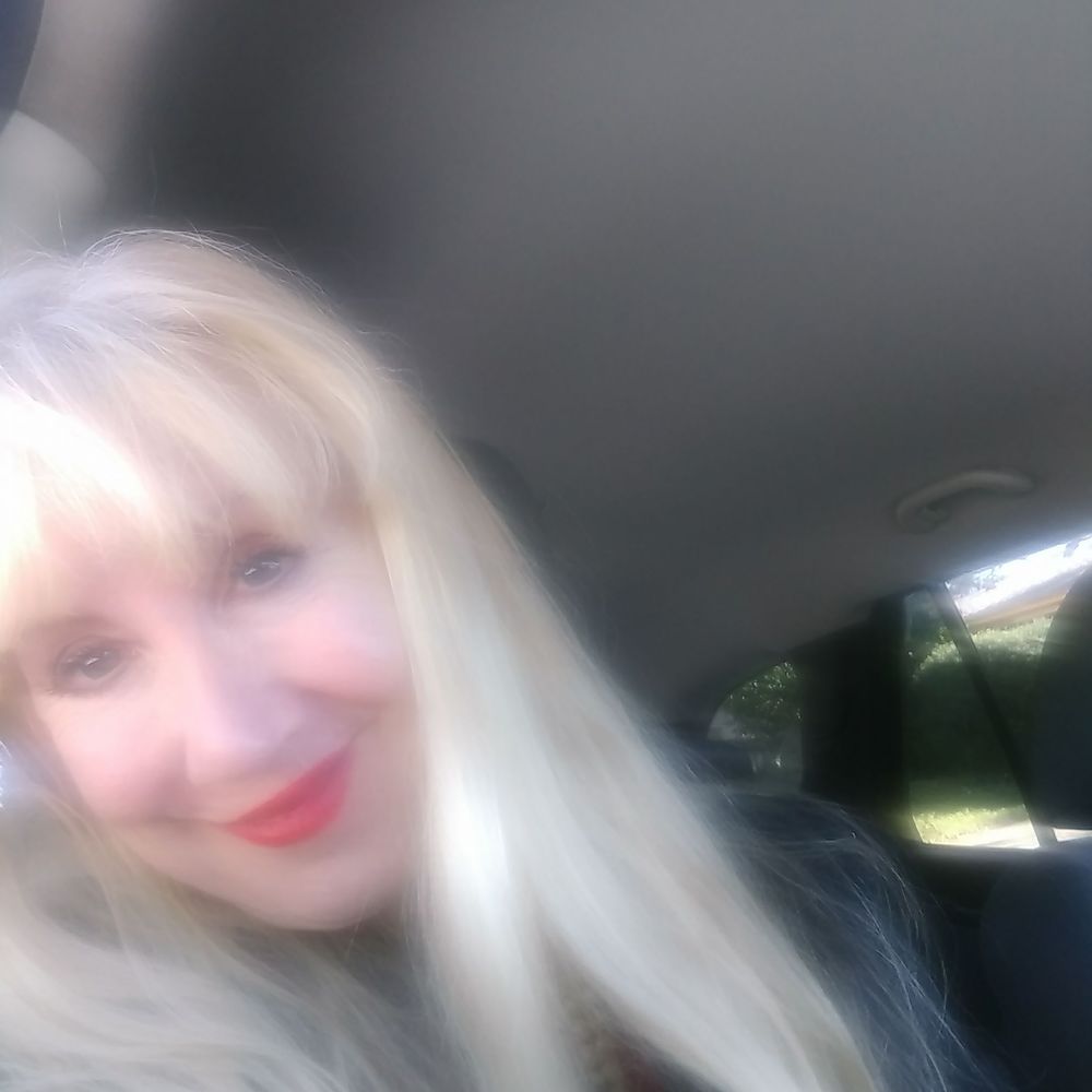 Meet your Posher, Simone